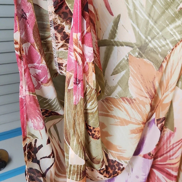 Lula orange floral Poncho - Picture 6 of 11